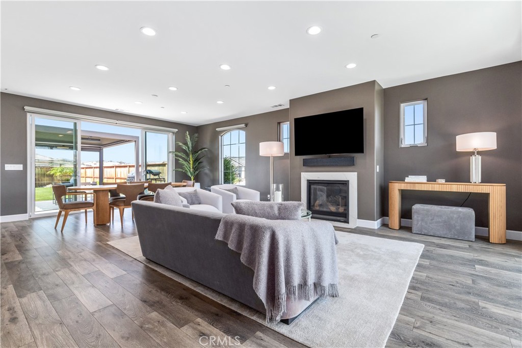 686 Prosecco Lane