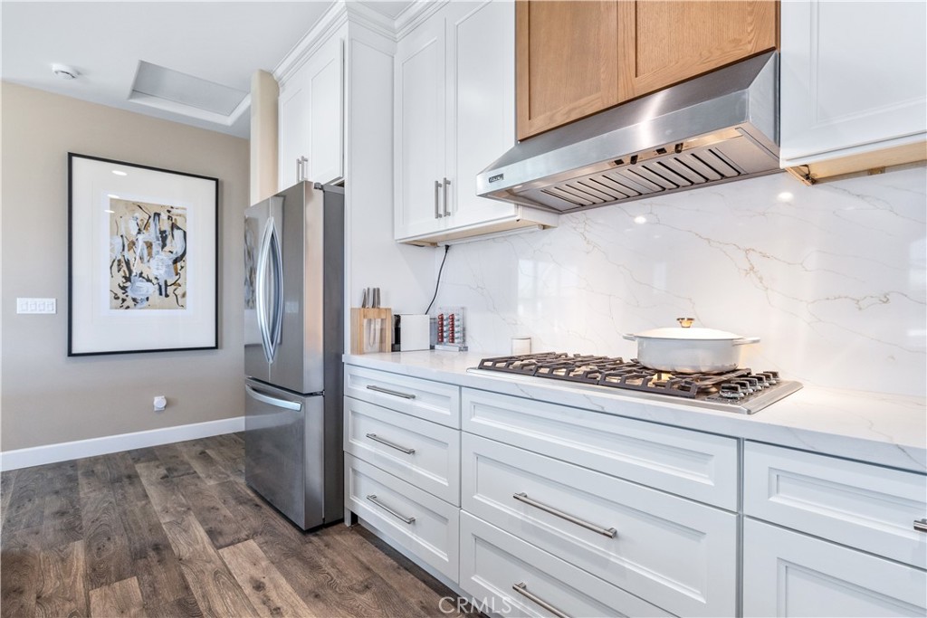 686 Prosecco Lane