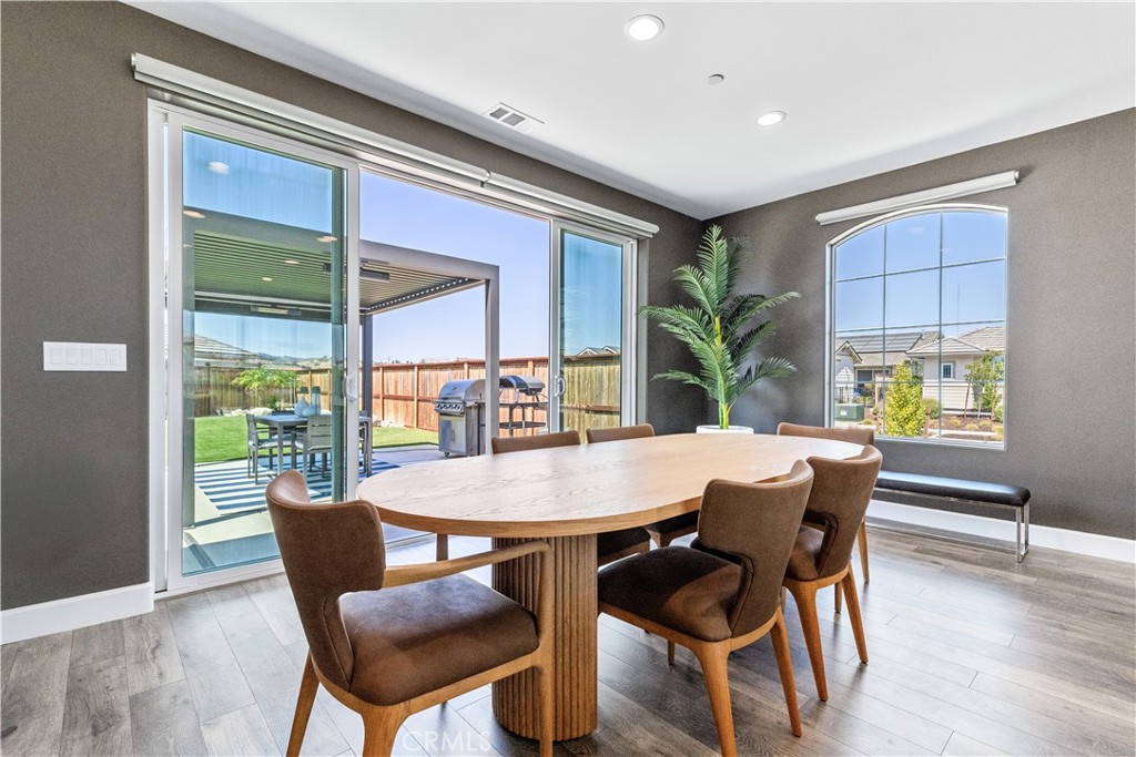 686 Prosecco Lane