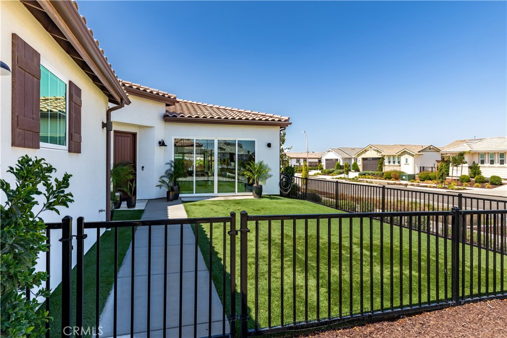 686 Prosecco Lane