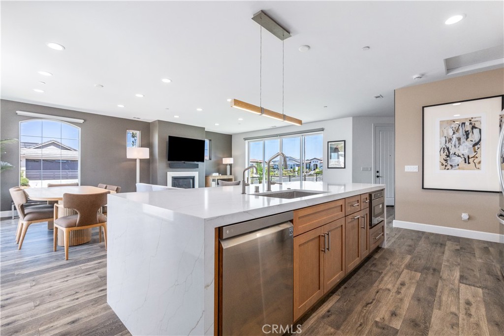 686 Prosecco Lane