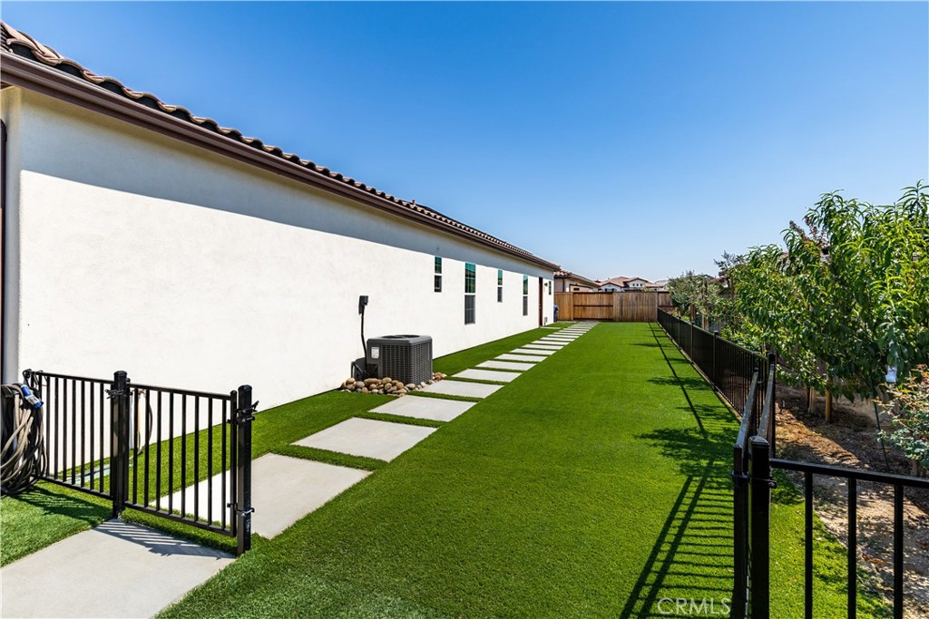 686 Prosecco Lane