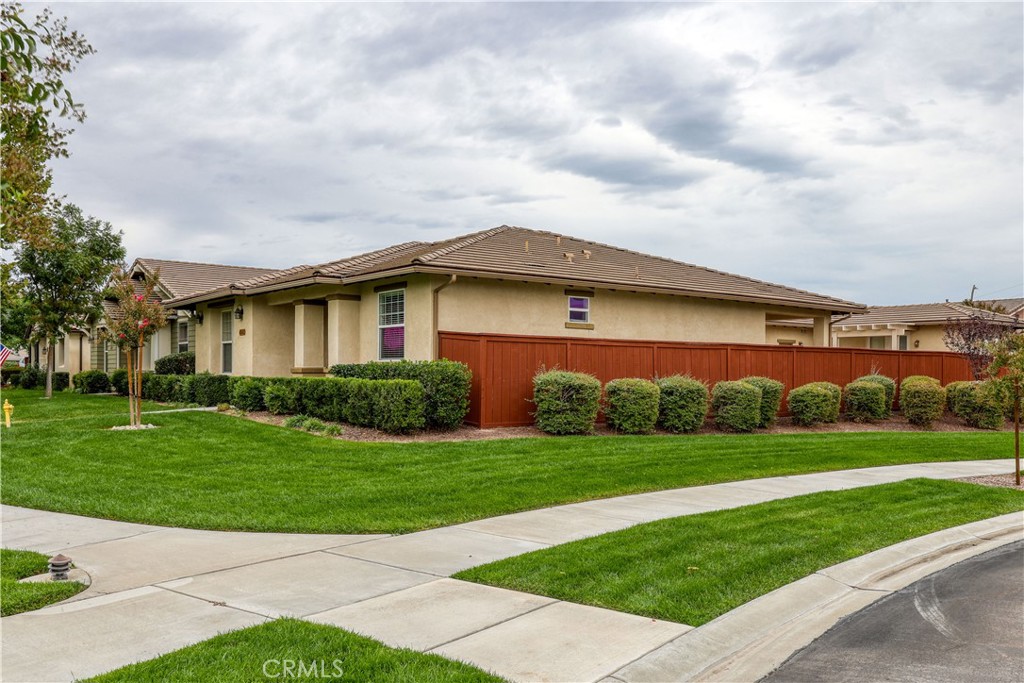 2561 Pasadena Lane