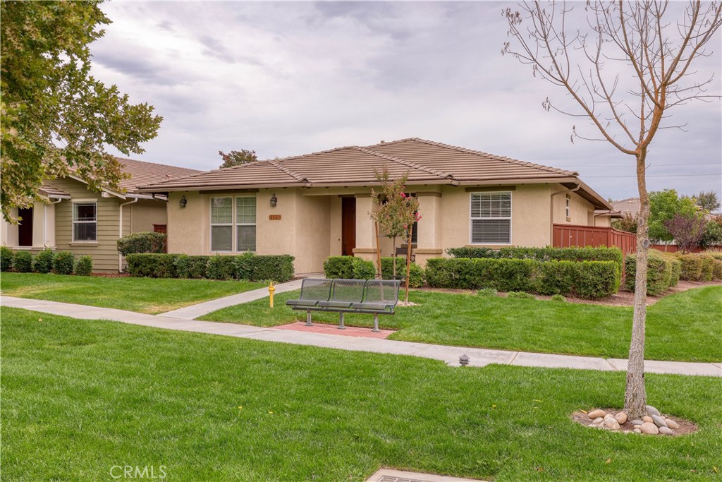 2561 Pasadena Lane
