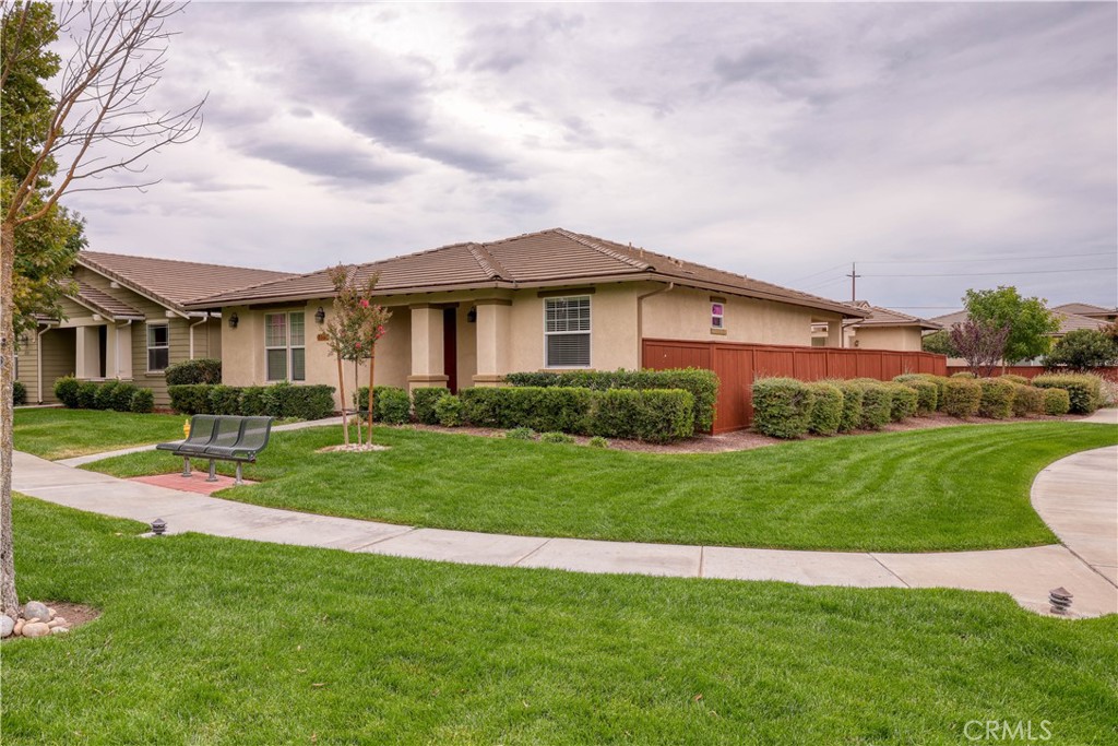 2561 Pasadena Lane