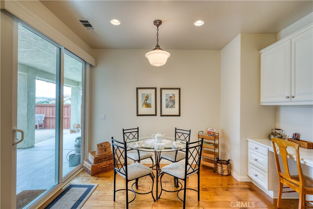 2561 Pasadena Lane