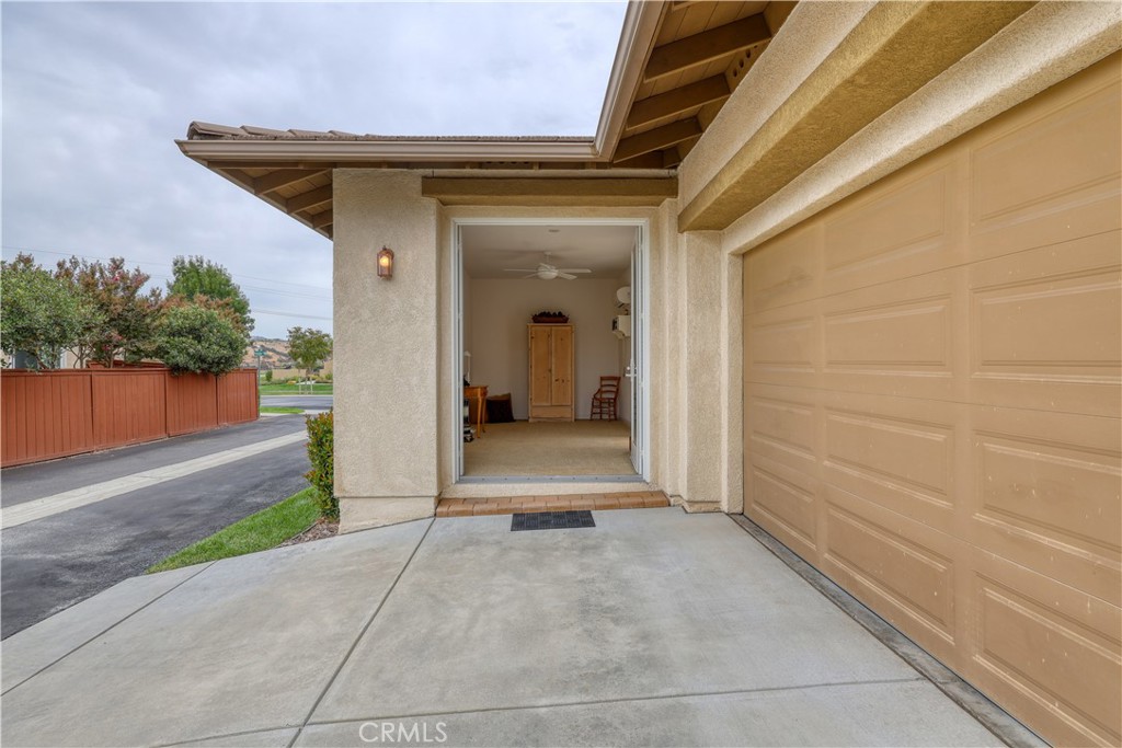 2561 Pasadena Lane