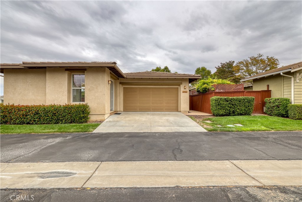 2561 Pasadena Lane