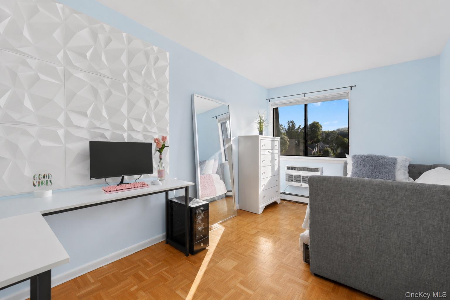 89 N Broadway Unit: 214
