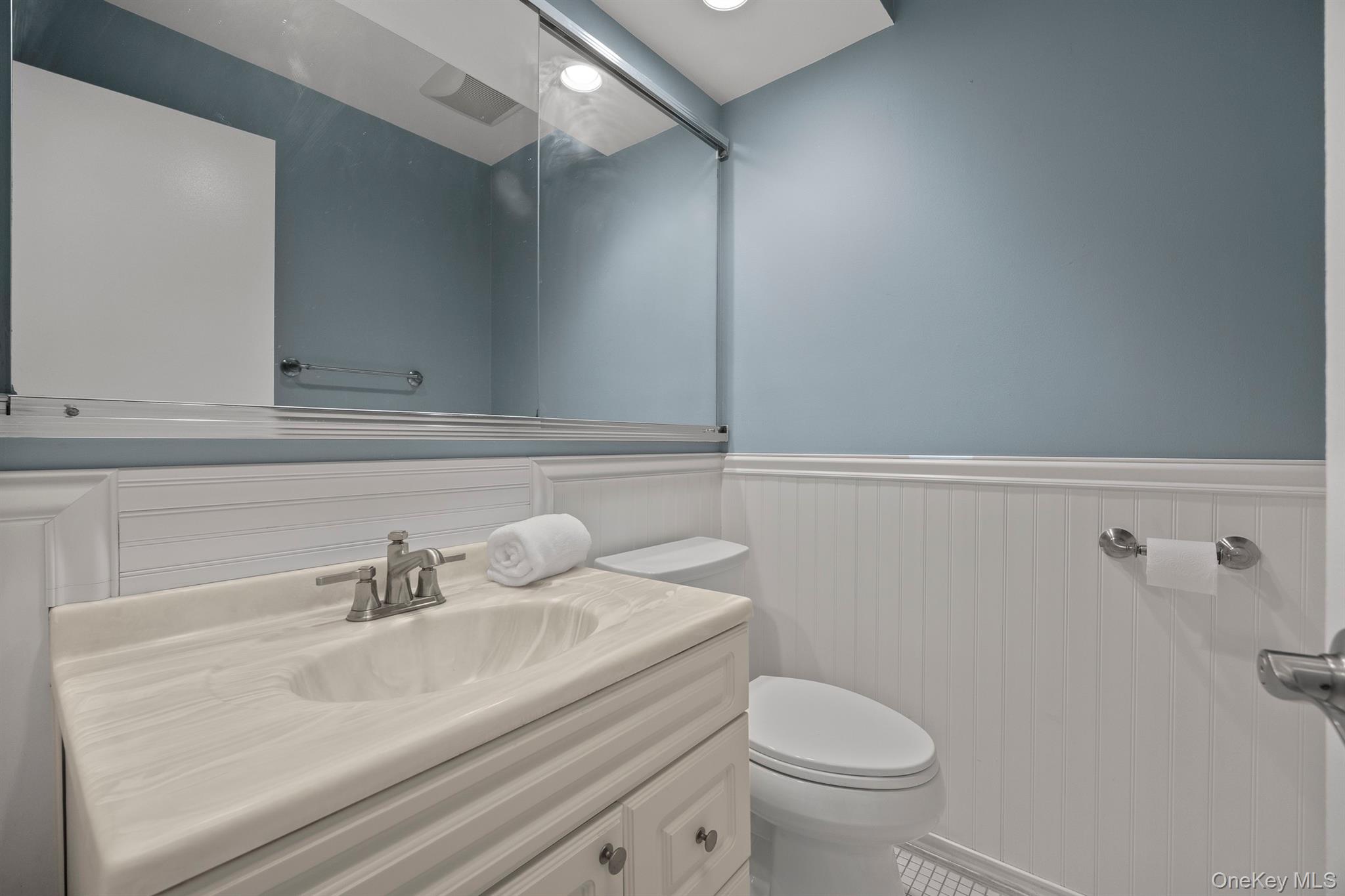 89 N Broadway Unit: 214