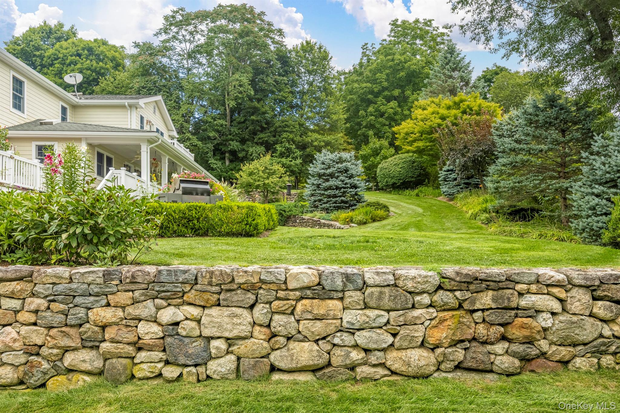 6 Bloomer Road