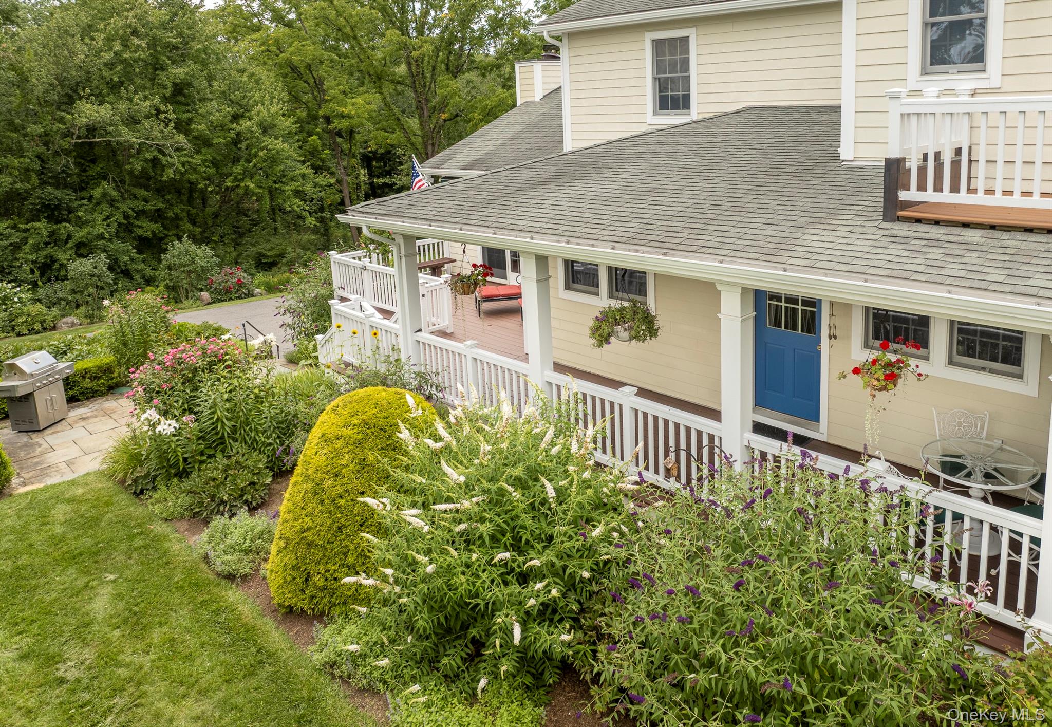 6 Bloomer Road