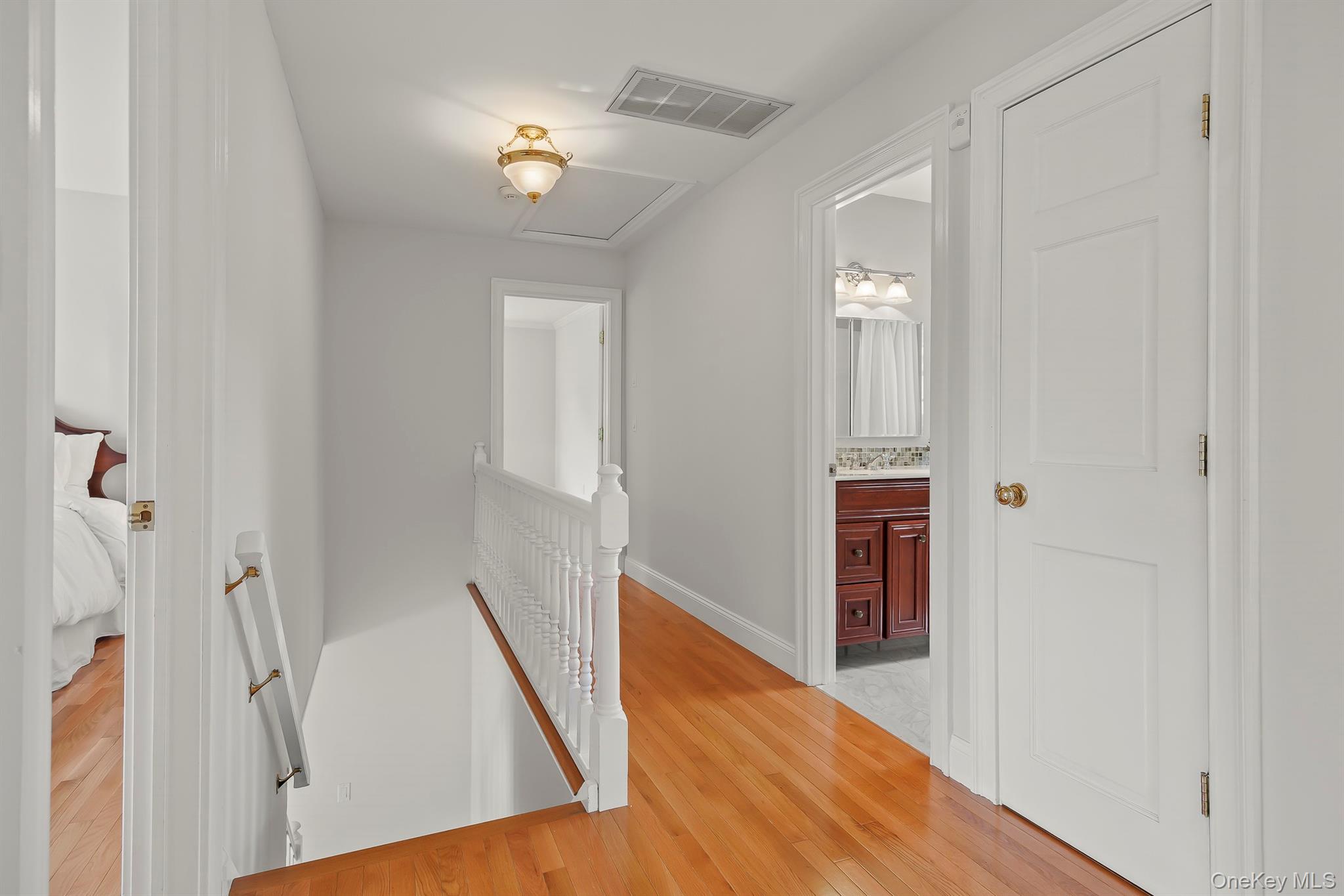 6 Bloomer Road