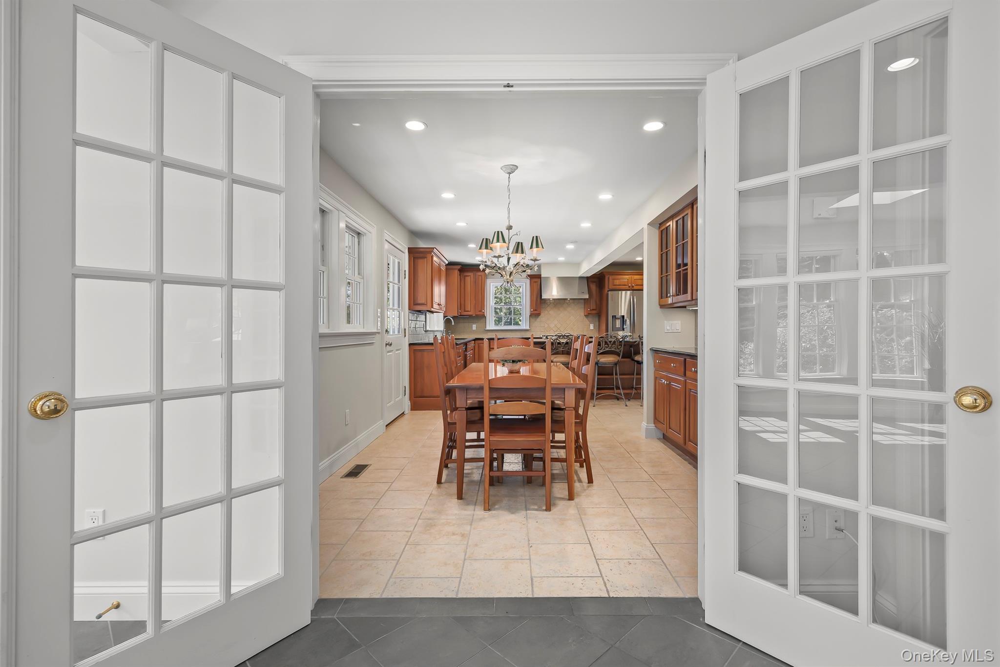 6 Bloomer Road