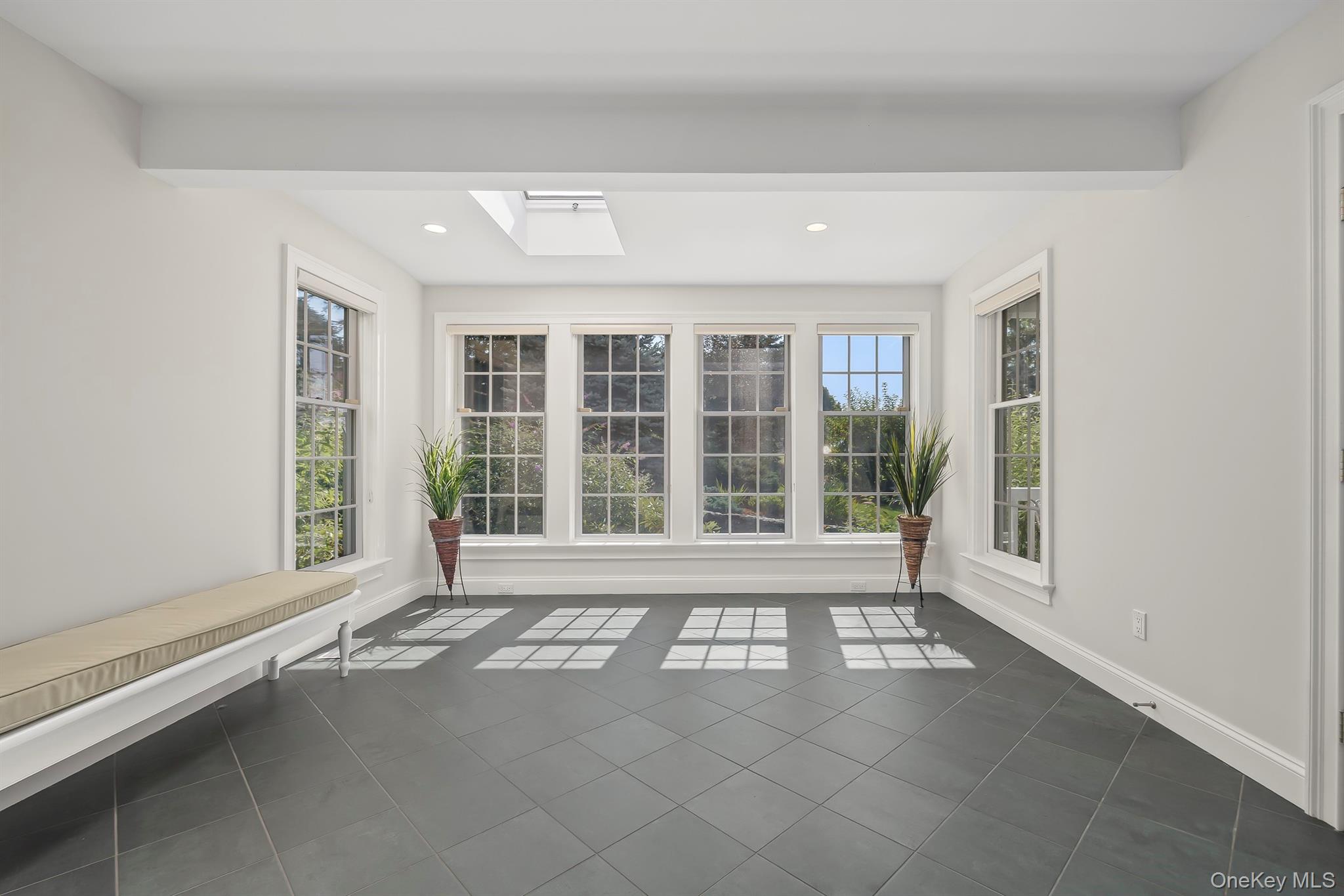 6 Bloomer Road