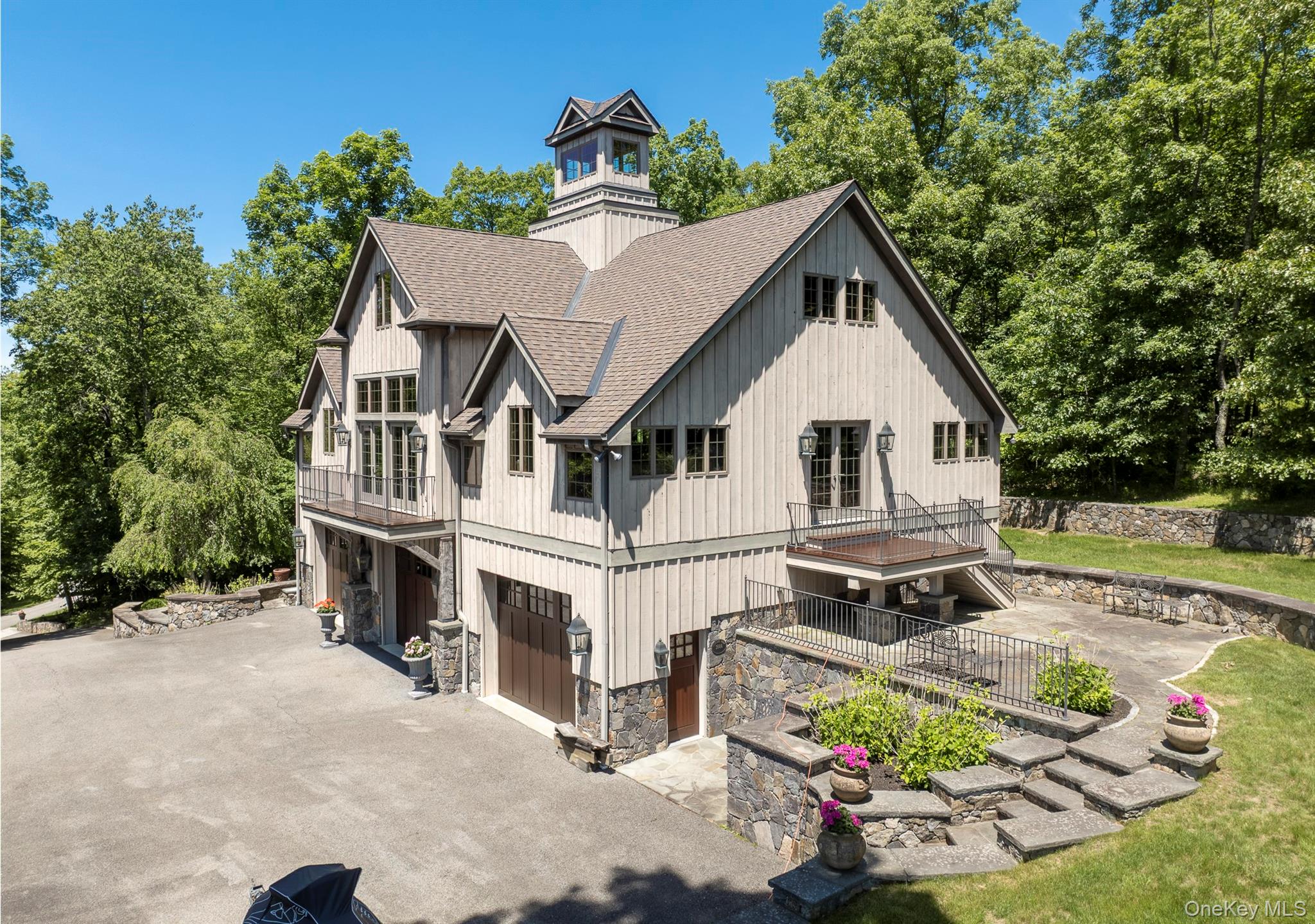 16 Reynwood Drive