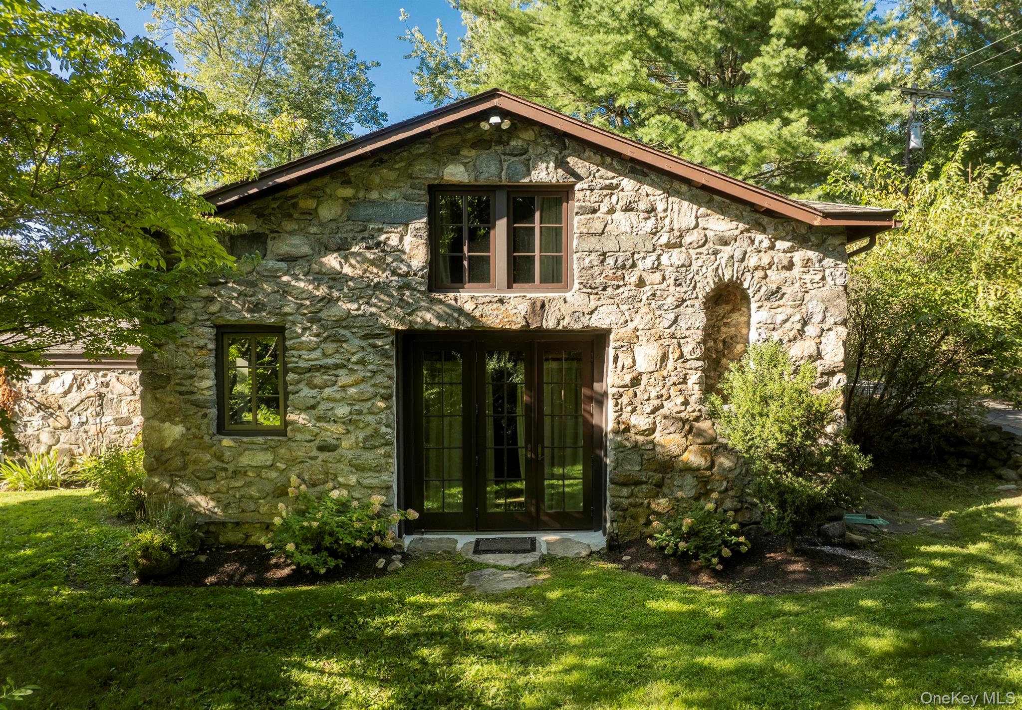 283-289, 299 Starr Ridge Road