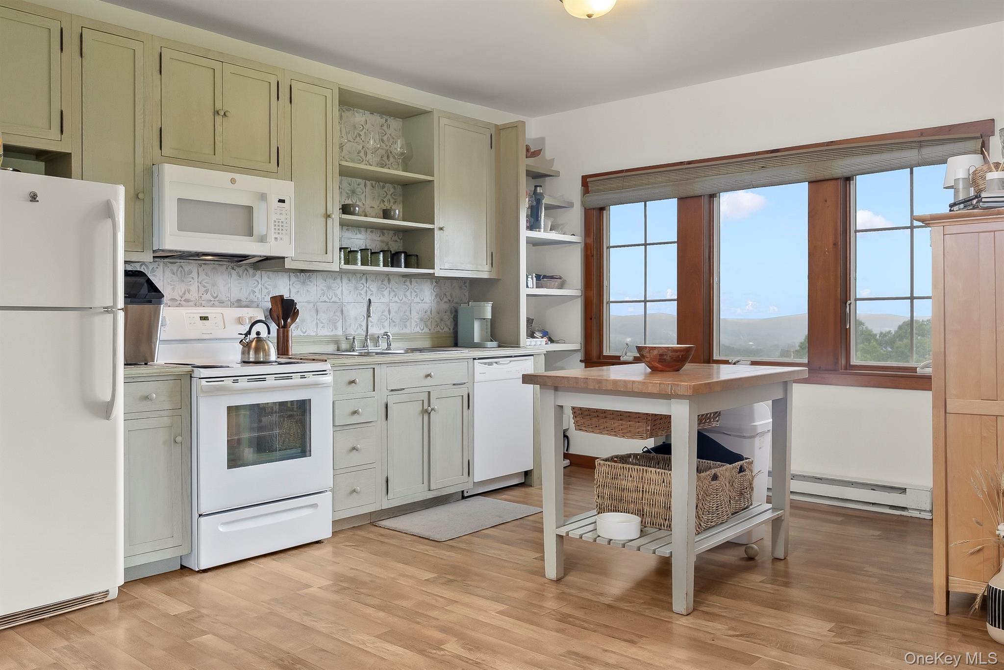 283-289, 299 Starr Ridge Road