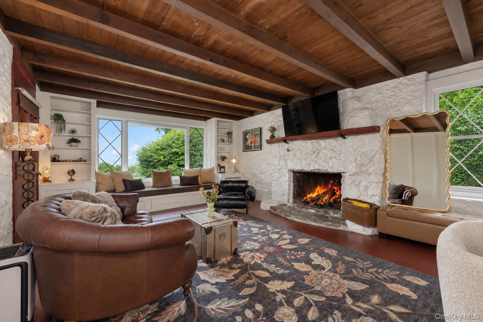 283-289, 299 Starr Ridge Road