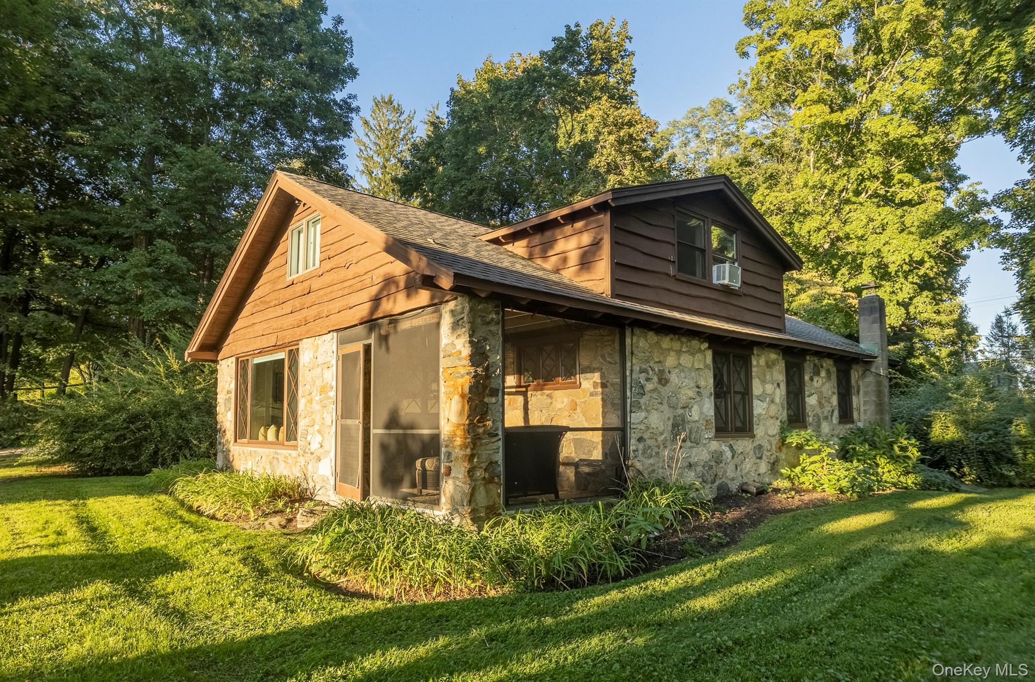 283-289, 299 Starr Ridge Road