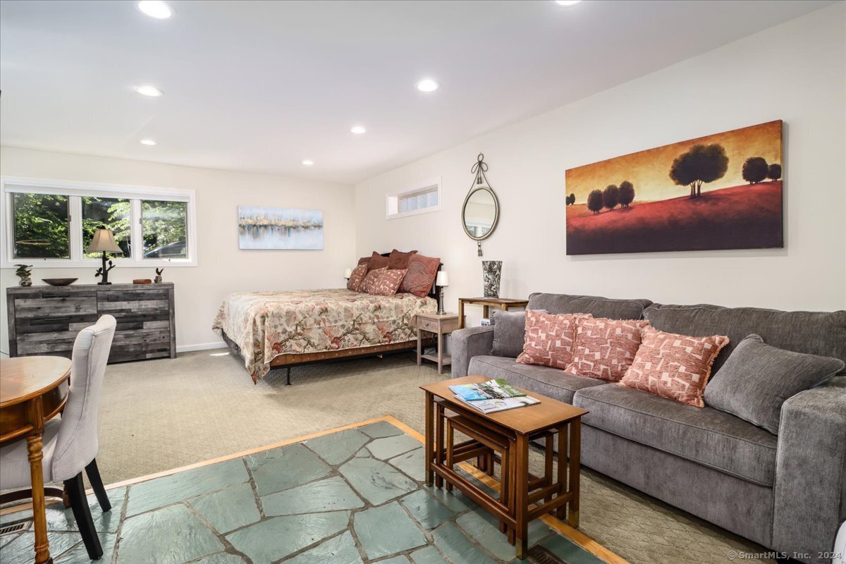 108 Sherry Lane