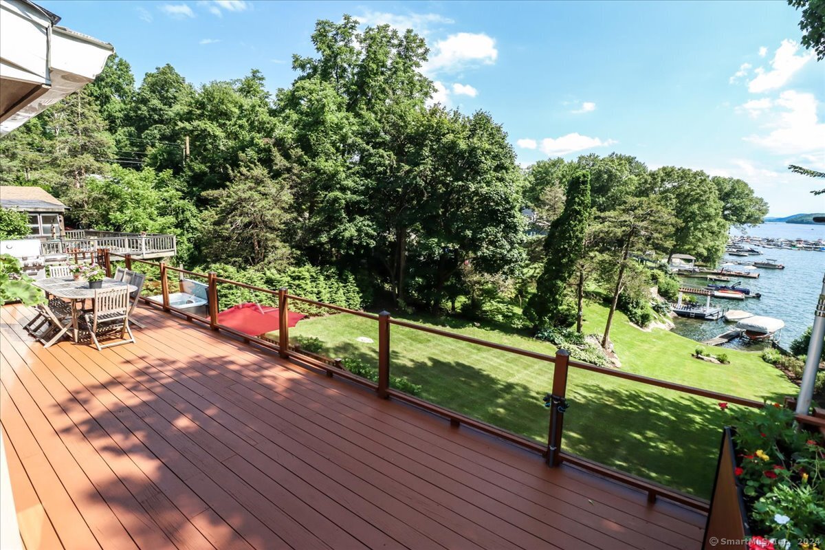 108 Sherry Lane