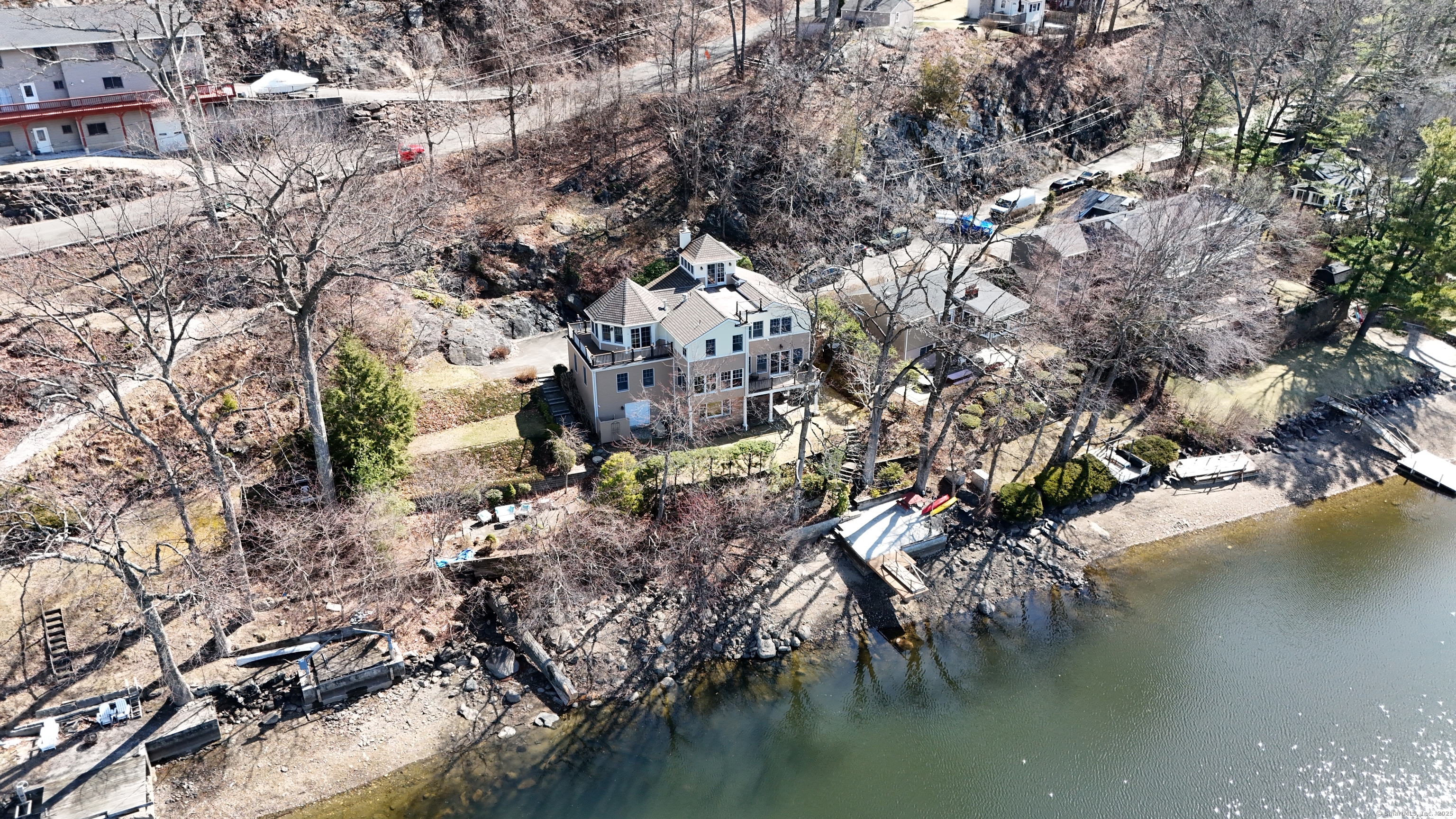 40 Hillside Road