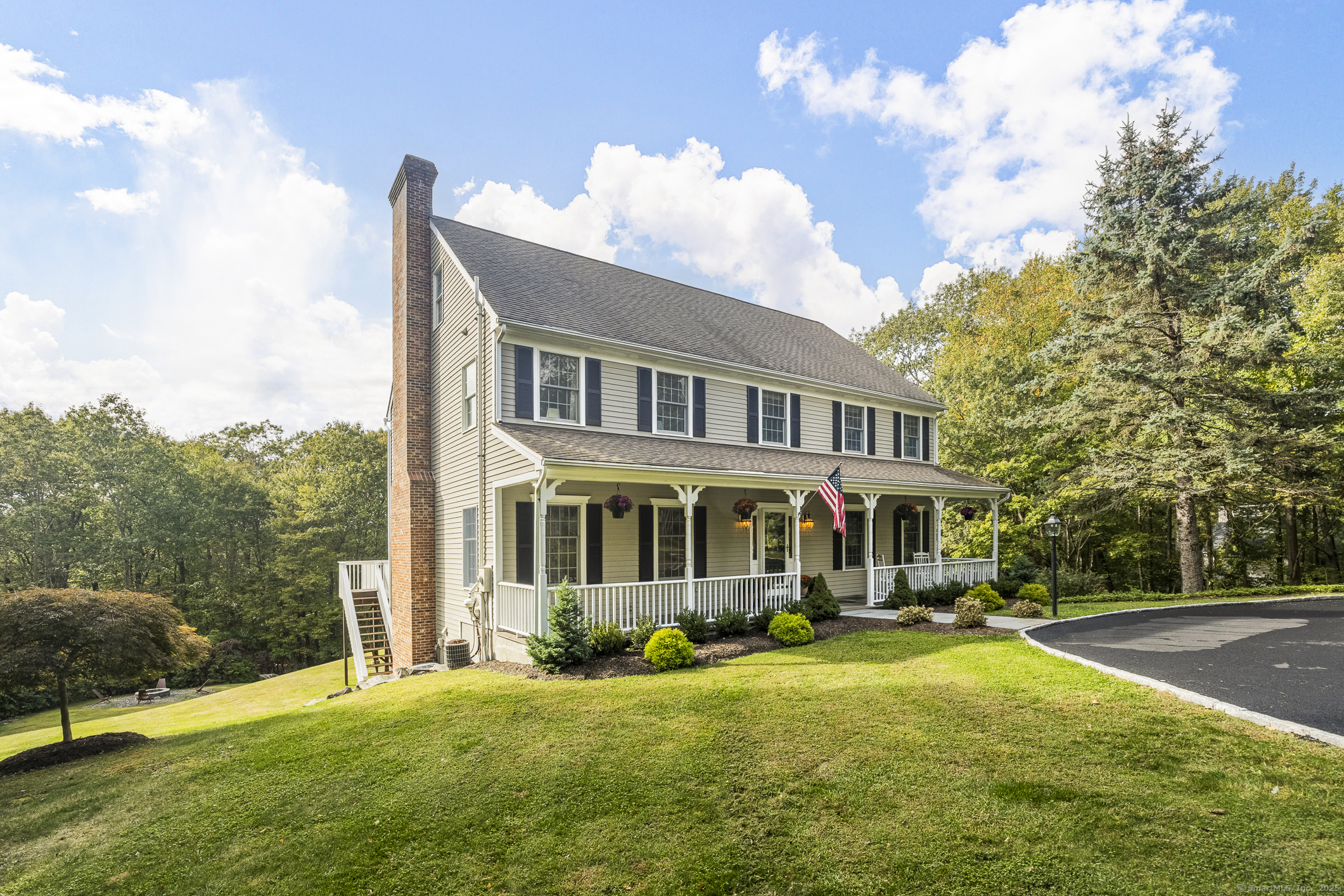 86 Round Lake Road