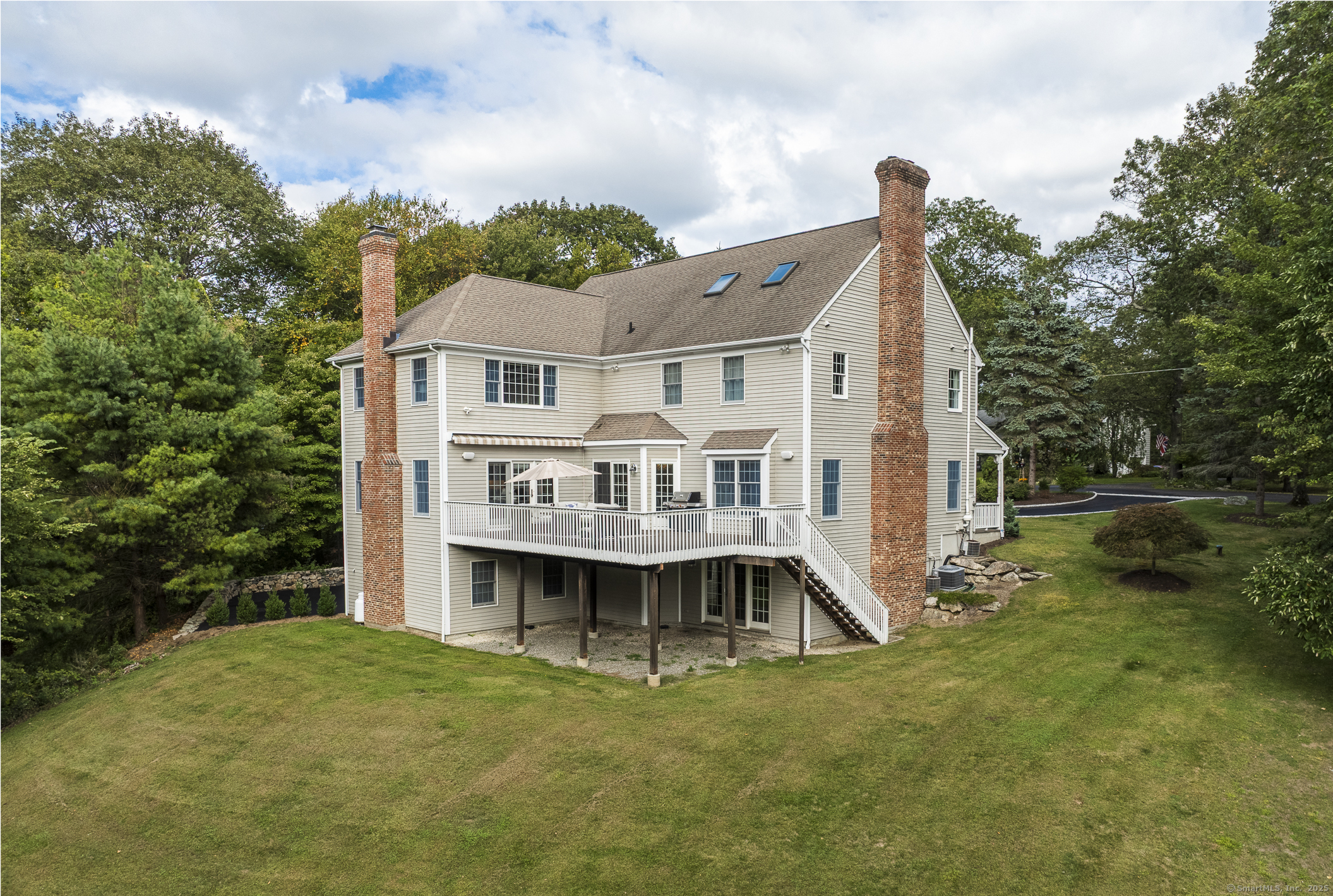 86 Round Lake Road