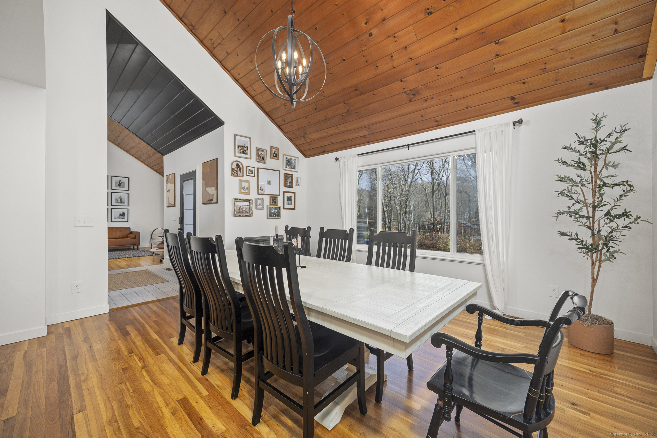 8 Cherokee Drive