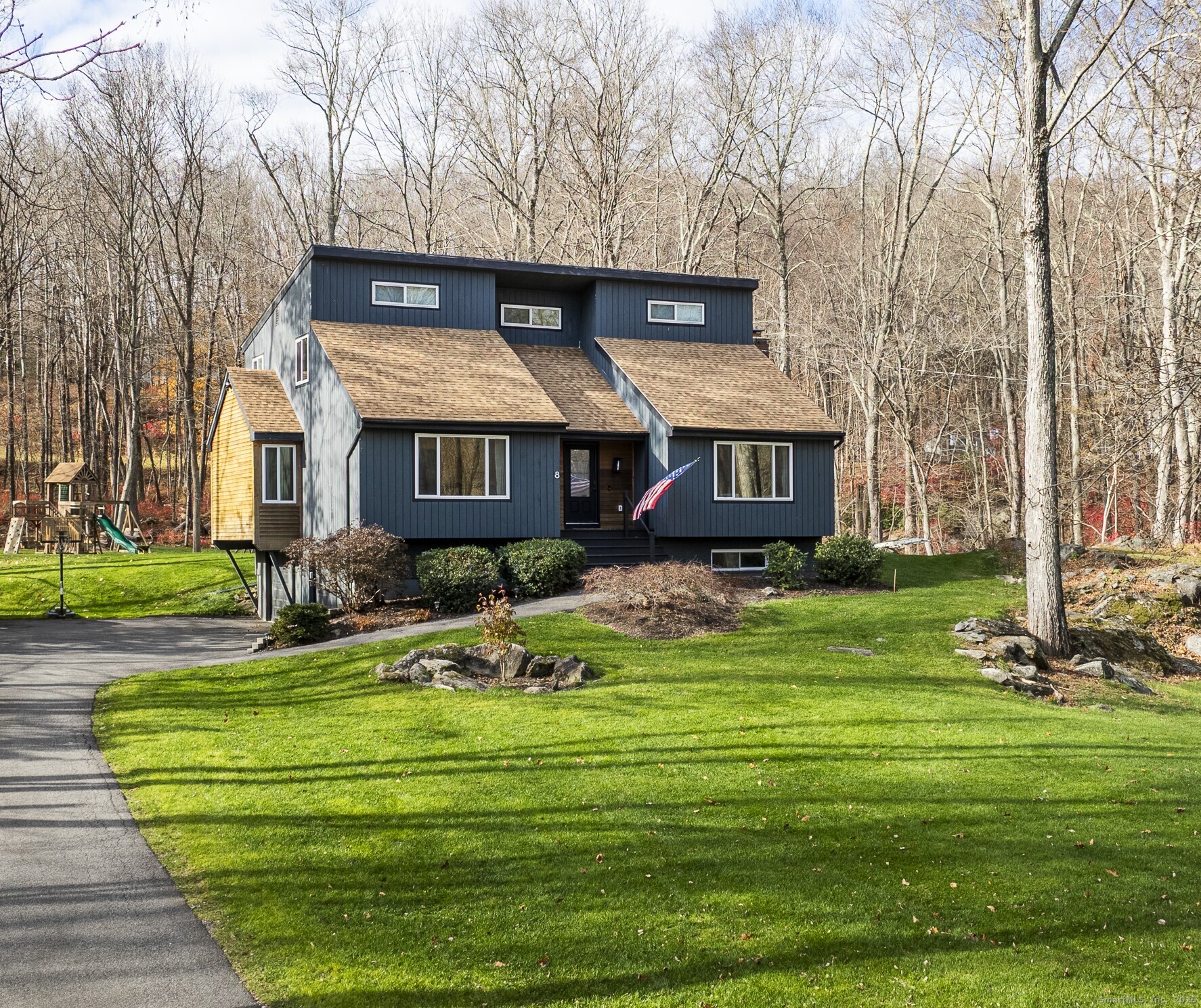 8 Cherokee Drive