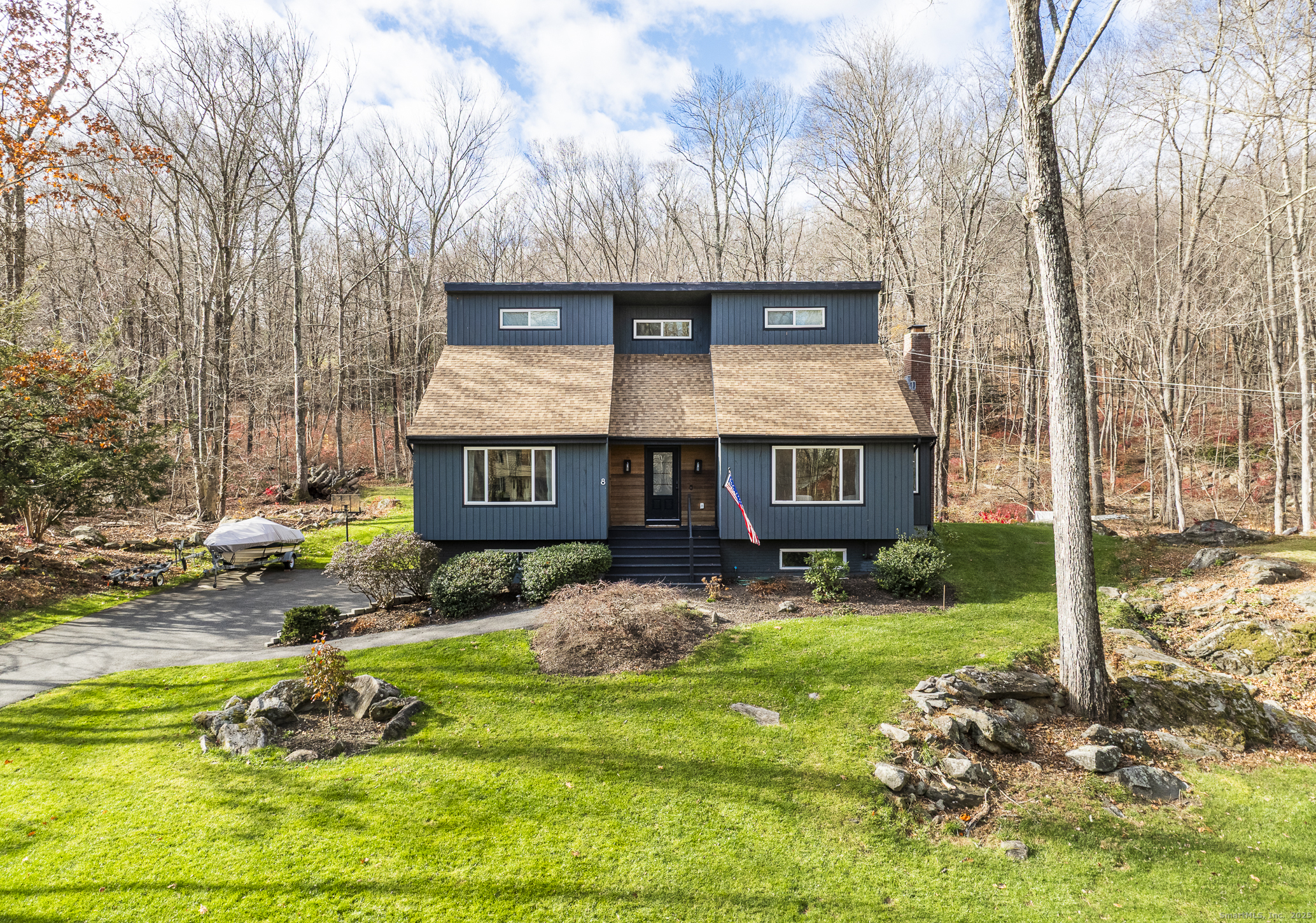 8 Cherokee Drive