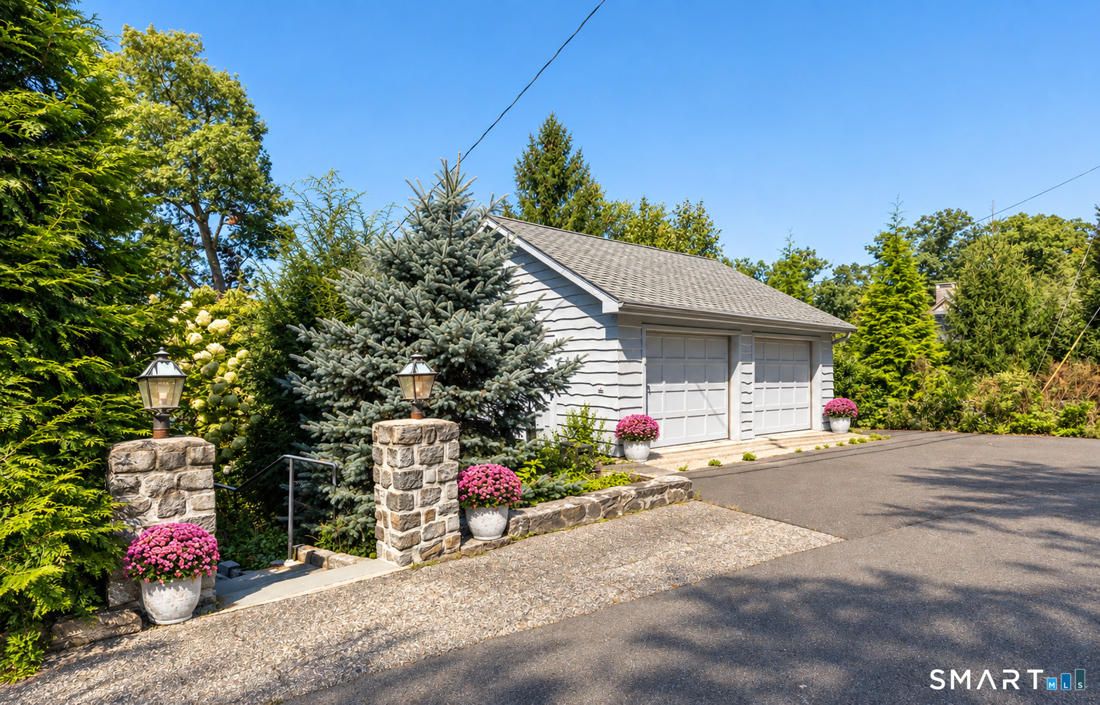 78 Lake Drive South