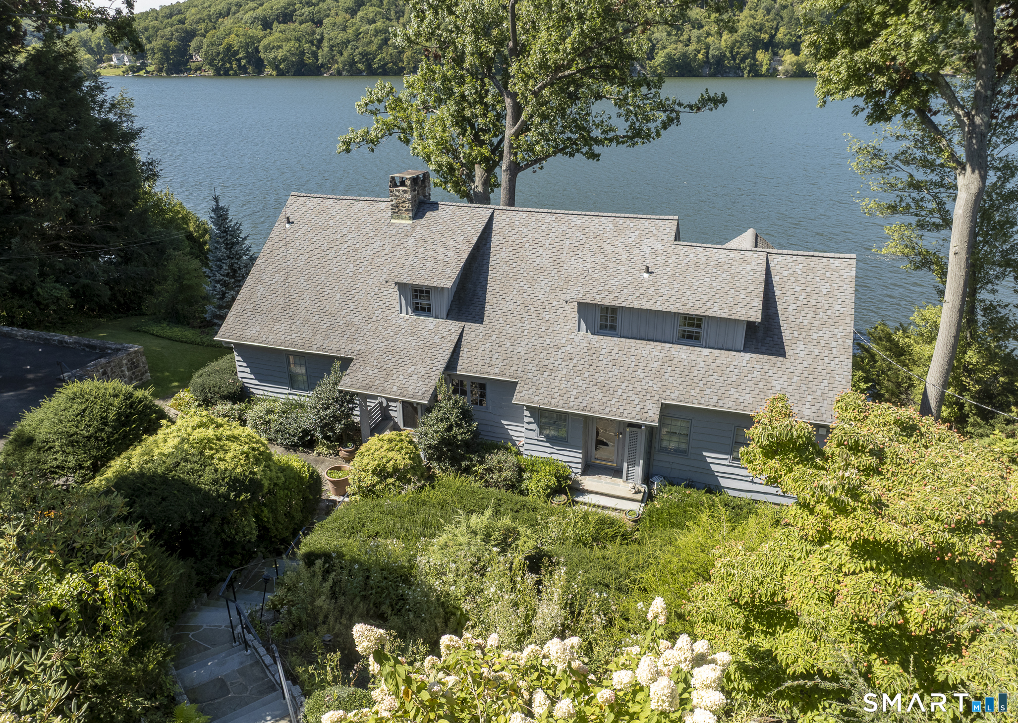 78 Lake Drive South
