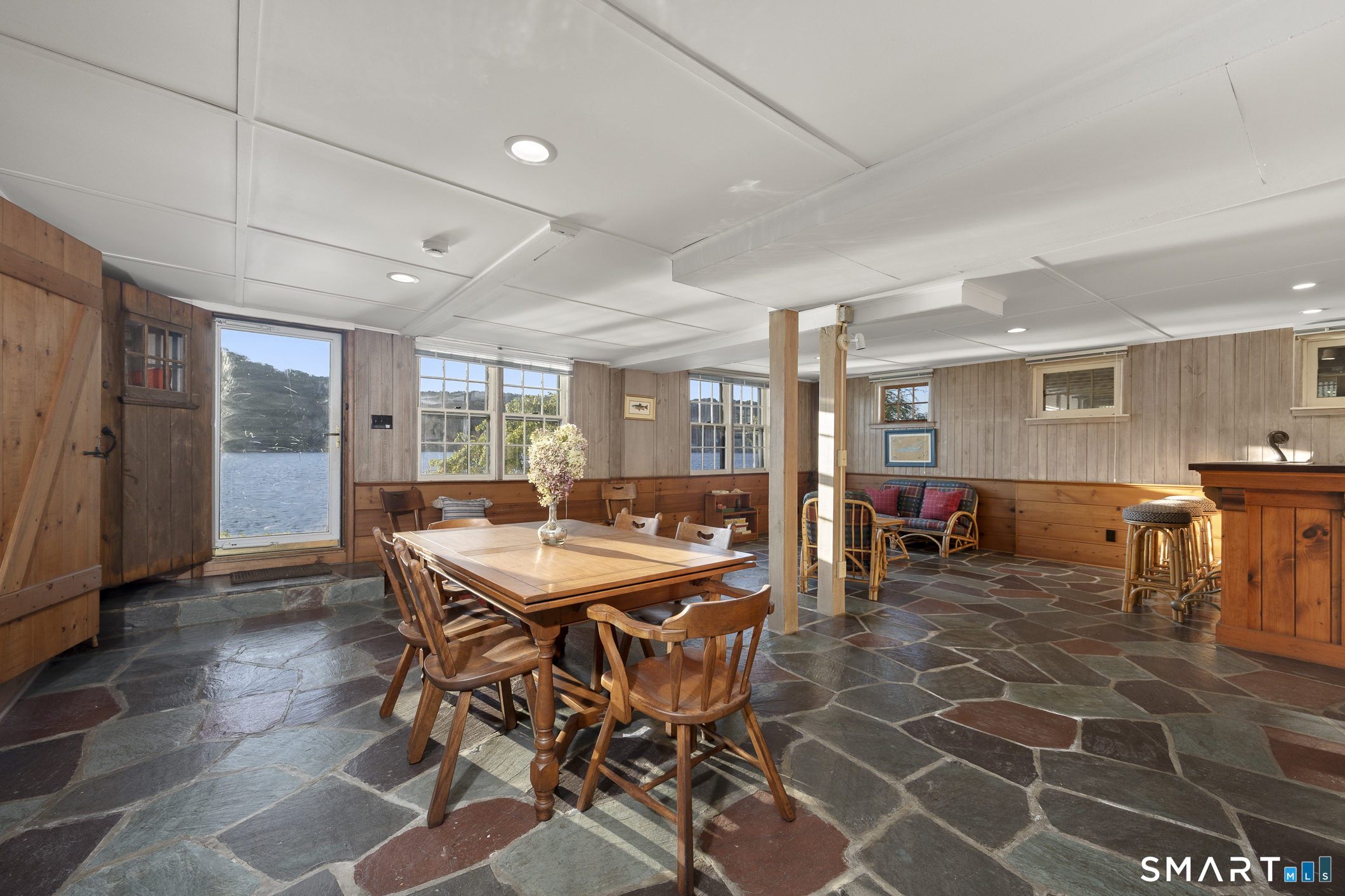 78 Lake Drive South