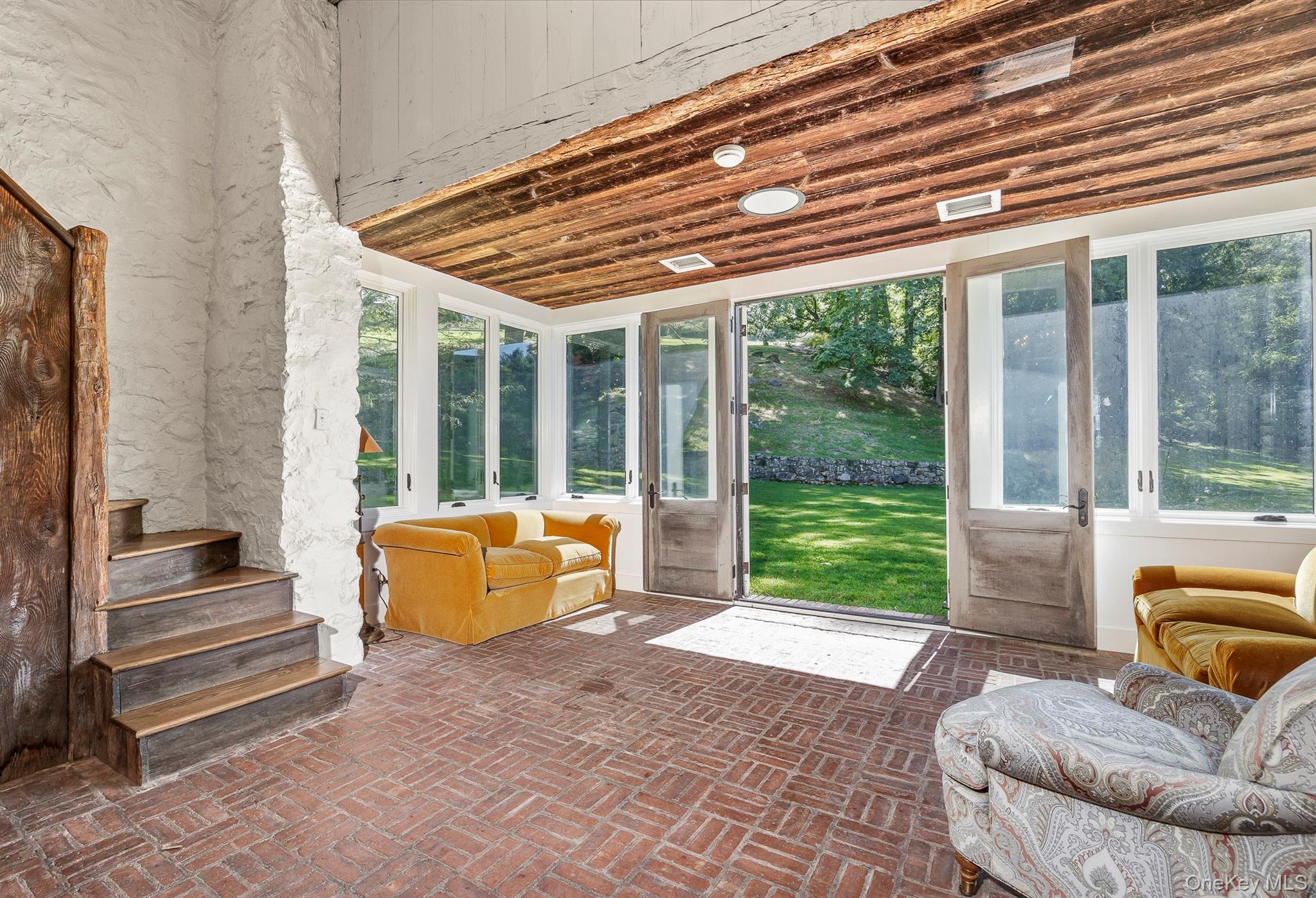 99 Quaker Bridge Road