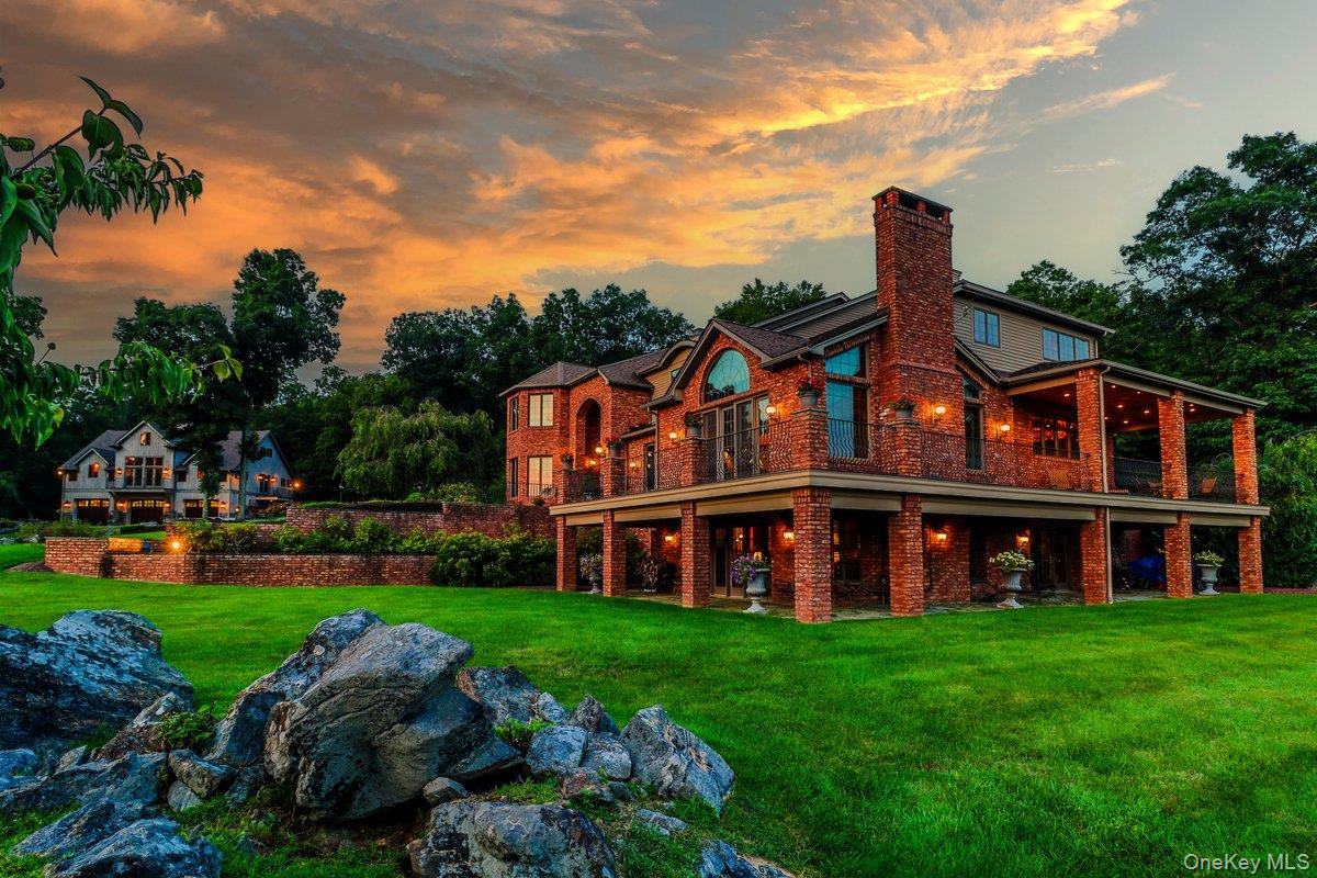 16 Reynwood Drive