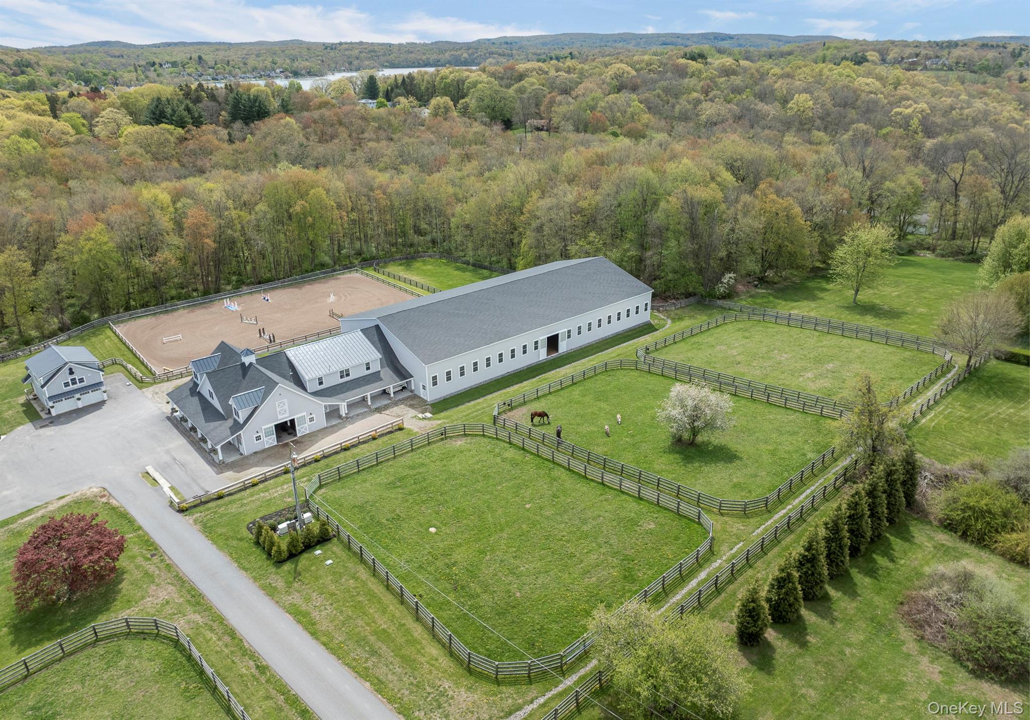4 Star Cobb Lane