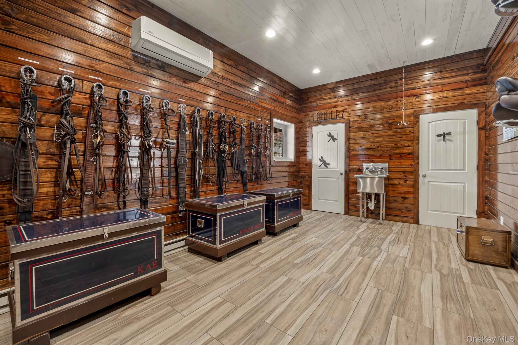 4 Star Cobb Lane