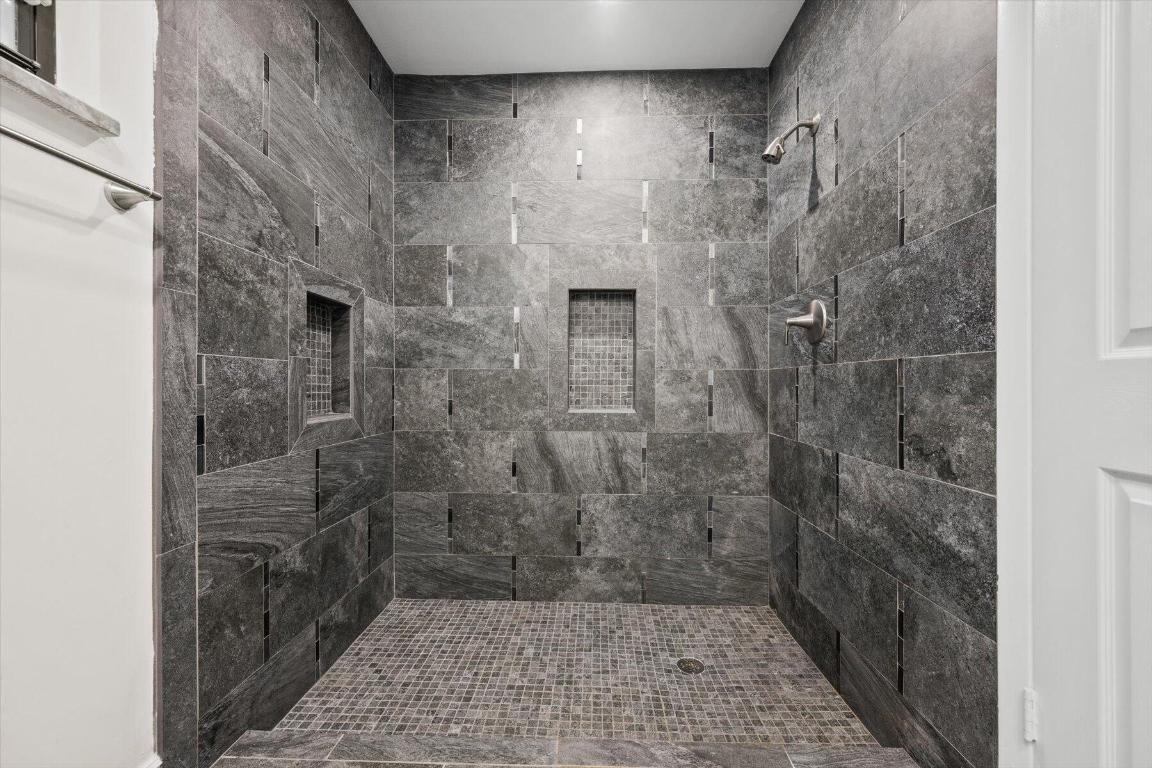 2466 Bedford Mews Drive