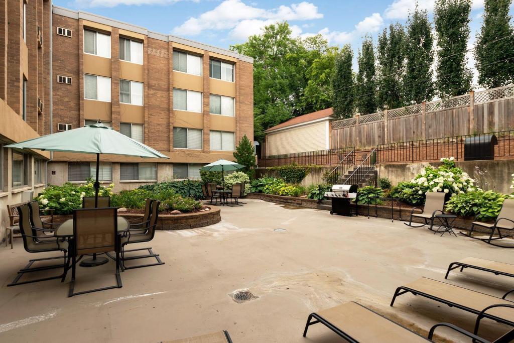 1770 Bryant Avenue S Unit: 311