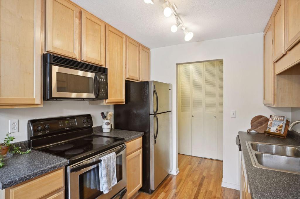 1770 Bryant Avenue S Unit: 311
