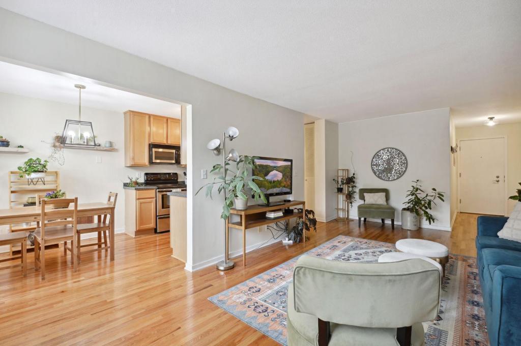 1770 Bryant Avenue S Unit: 311