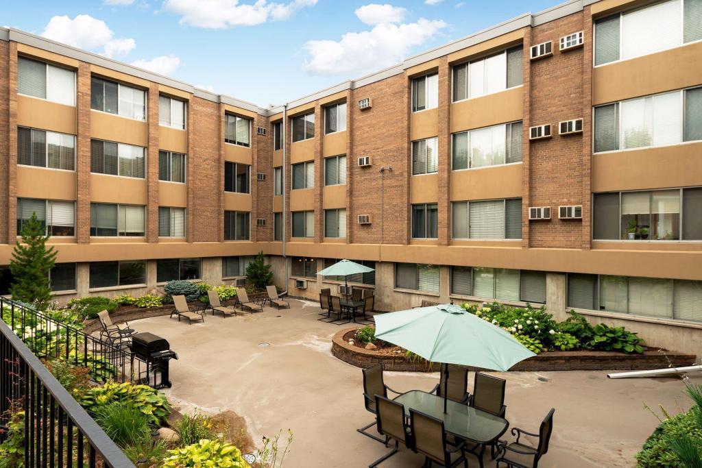 1770 Bryant Avenue S Unit: 311