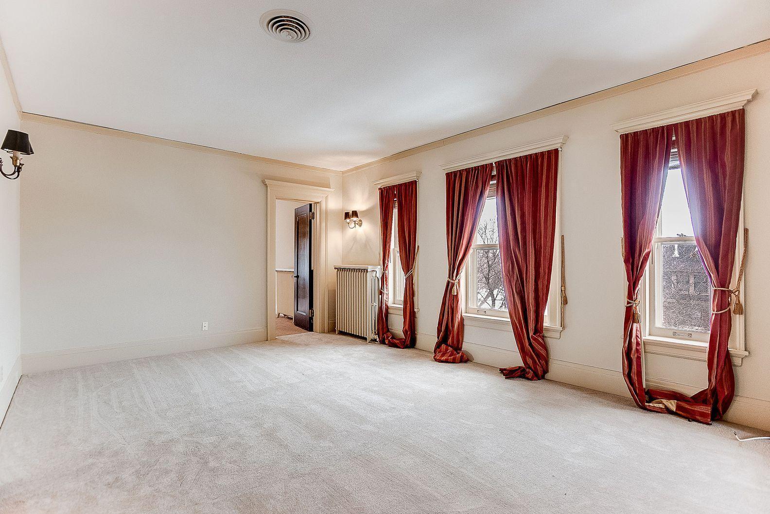 808 Summit Avenue Unit: 2