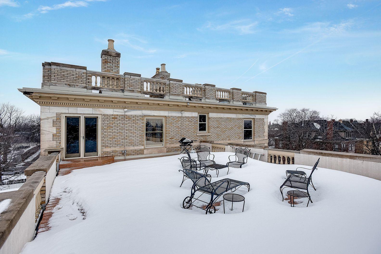 808 Summit Avenue Unit: 2