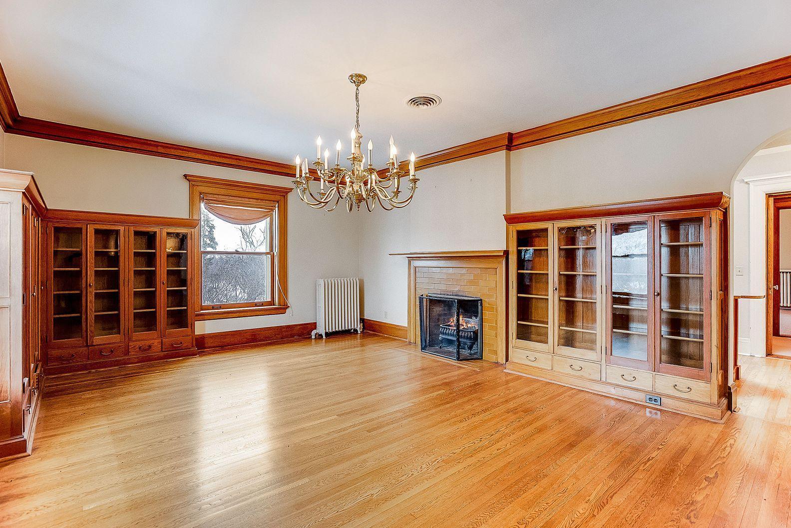 808 Summit Avenue Unit: 2