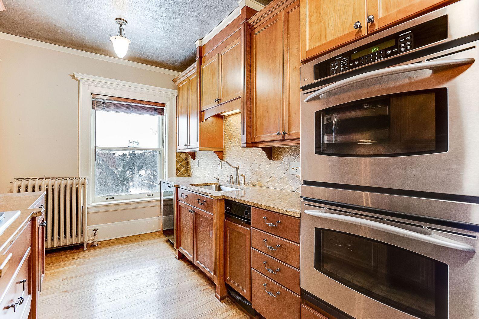 808 Summit Avenue Unit: 2