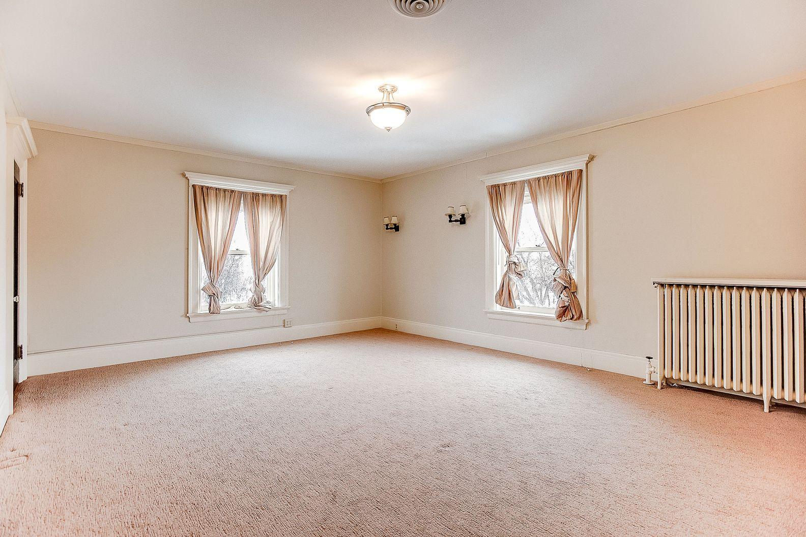 808 Summit Avenue Unit: 2