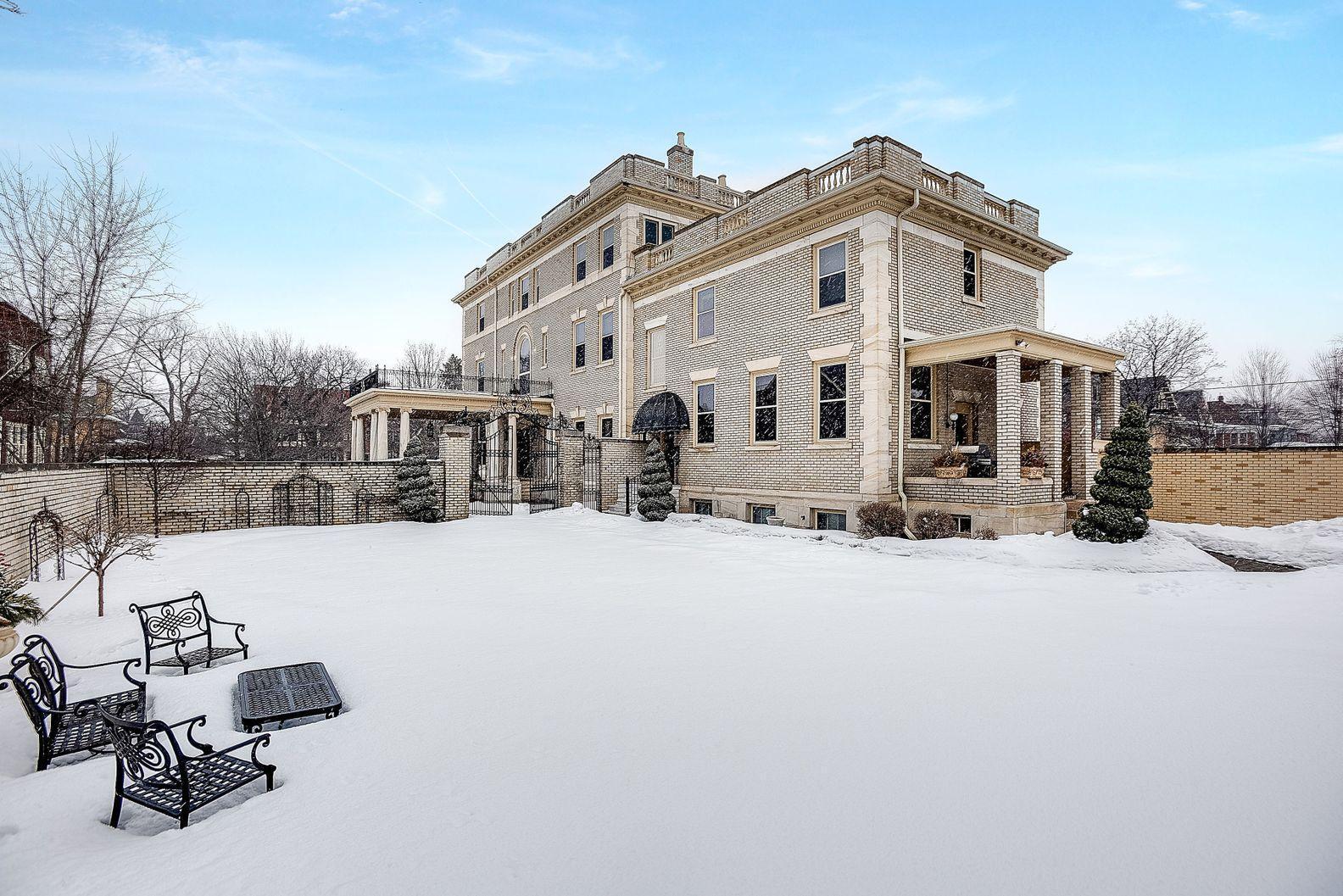 808 Summit Avenue Unit: 2